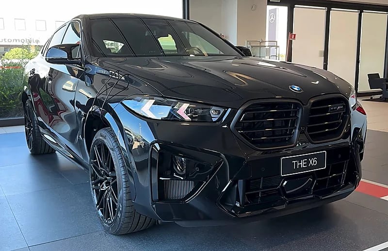 سيارة BMW X6 موديل 2025 تجمع بين الفخامة والأداء القوي