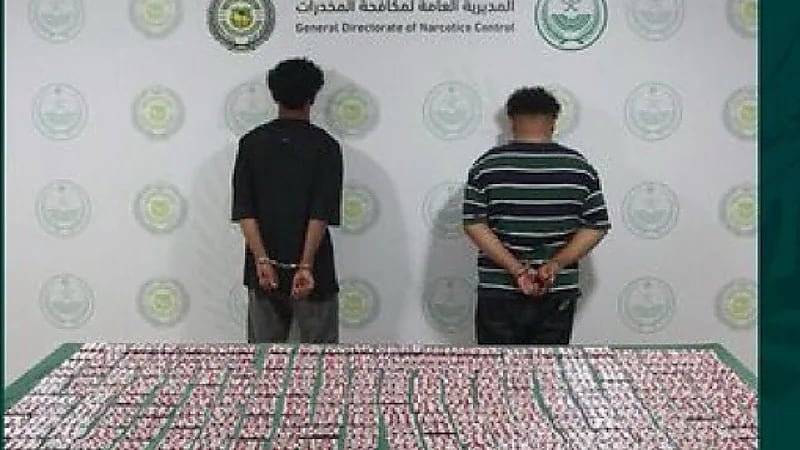 القبض على شخصين لترويجهما 4,720 قرص مخدر  و2.1 كلجم من الحشيش
