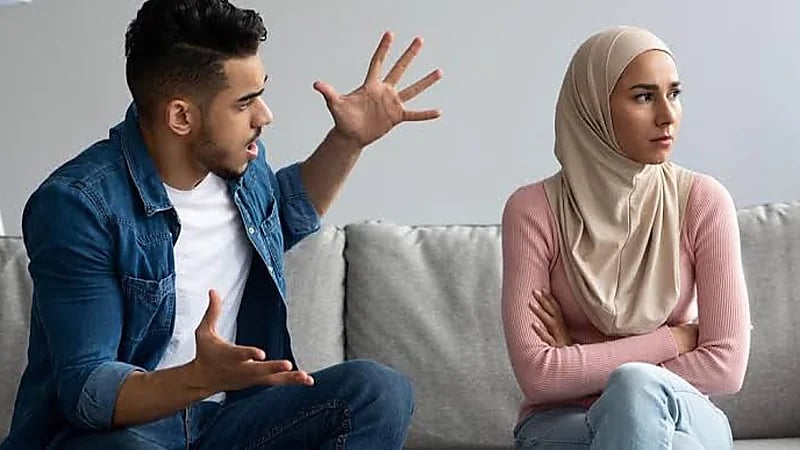 مختصة: بعض الأزواج غير مسؤولين بسبب خلل في التربية ومفاهيم تربوية حديثة .. فيديو