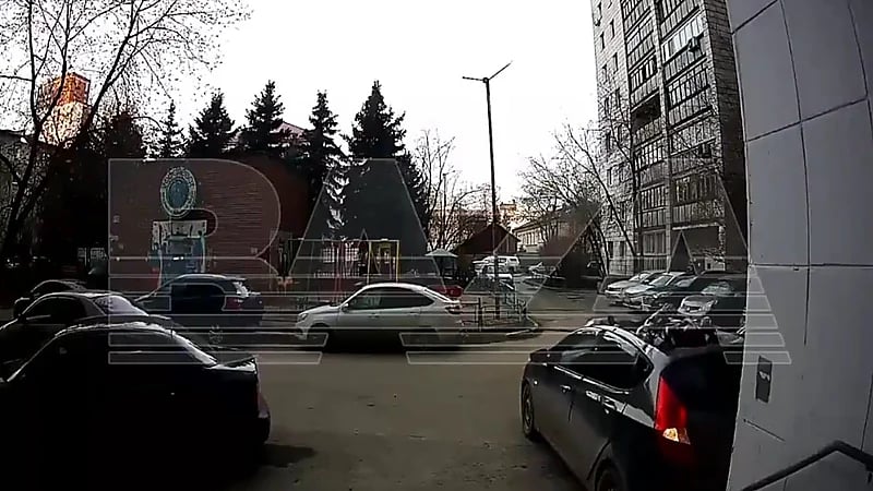 عجوز تنجو من الموت بأعجوبة بعد سقوطها من الطابق السادس.. فيديو