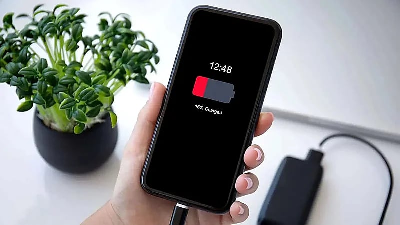 حيل ذكية لتسريع شحن بطارية الهاتف