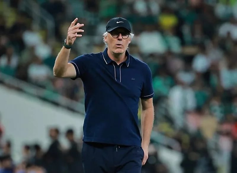 لوران بلان يكرر إنجاز فيرنانديز بعد 30 عامًا