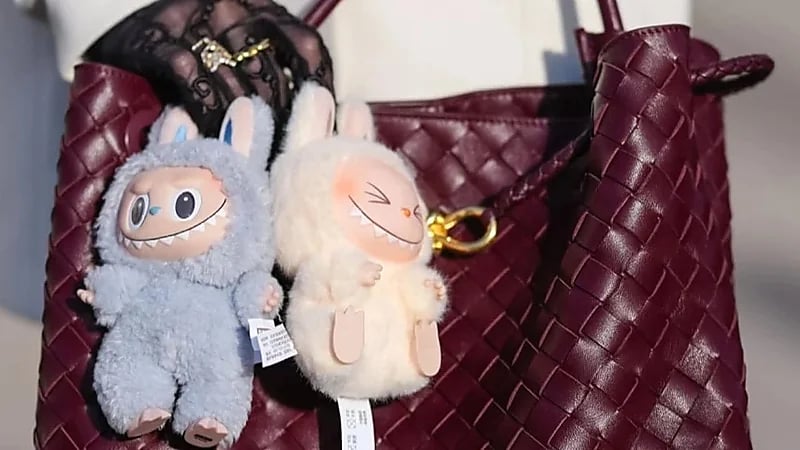 لابوبو: بين الهوس العاطفي ومخاطر الإدمان النفسي