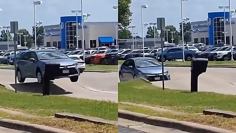 سيارة تحلق في الهواء بسبب تموج الطريق من شدة الحرارة .. فيديو