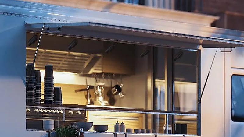 قرارات جديدة تضبط عمل الفود ترك أبرزها حظر مكبرات الصوت