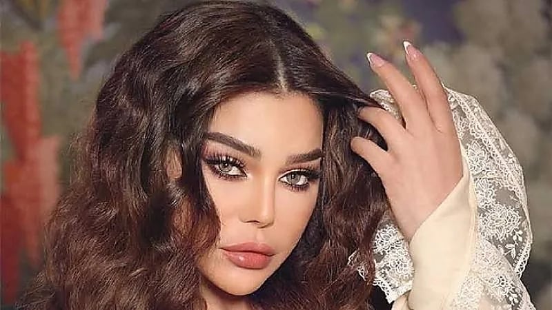 هيفاء تخطف الأنظار بإطلالتها في حفل جدة .. فيديو