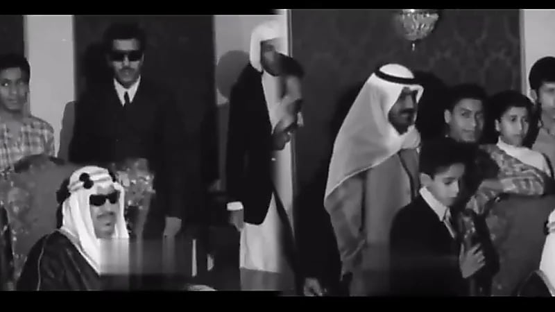 مقطع نادر للملك سعود بن عبد العزيز في لبنان مع أسرته قبل 57 سنة