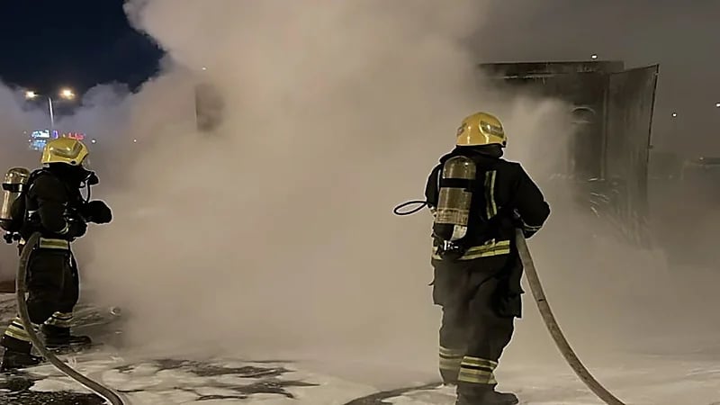 اندلاع حريق في محول كهربائي بالرياض.. فيديو