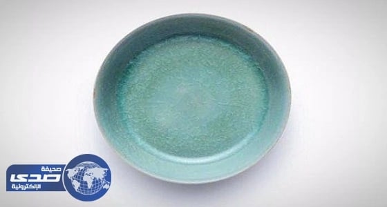 طبق يسجل رقما قياسيا لمبيعات المقتنيات الخزفية الصينية