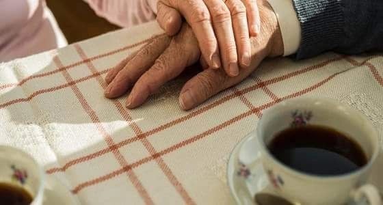 اتفقا على إنهاء حياتهما معاً ولكنها خانت العهد