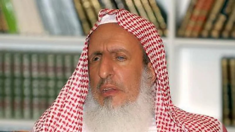 بالفيديو.. مفتي المملكة يوجه نصيحة للموظفين والإداريين