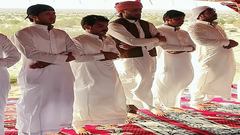 محمد رمضان يثير الجدل بظهوره بملابس بدوية أثناء الترويج لأغنيته الجديدة 