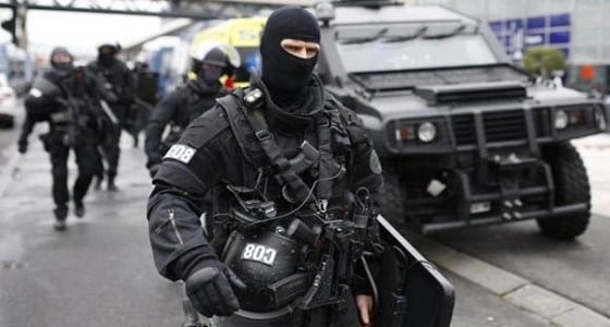 إطلاق نار واحتجاز رهائن بمتجر جنوب فرنسا