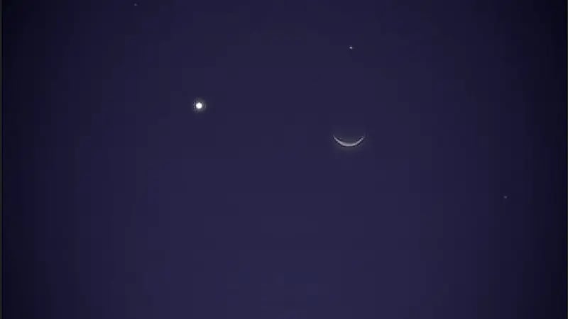 اقتران القمر والمشتري يزين سماء المملكة مساء اليوم