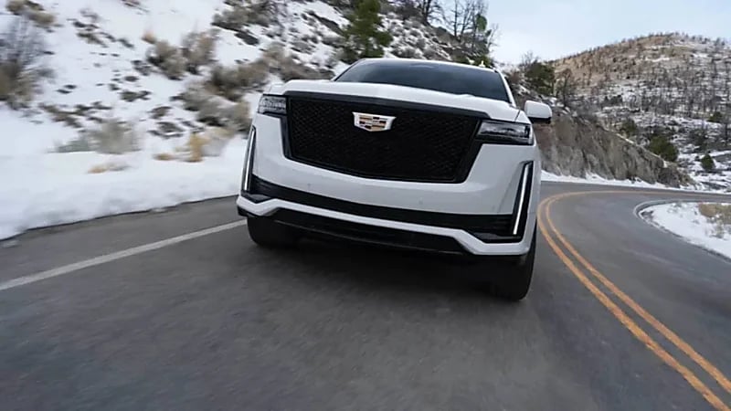 كاديلاك تجسد الفخامة في عالم السيارات