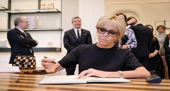 زوجة ماكرون تفرض نفوذها وتوقف الاجتماعات الحساسة في الإليزية