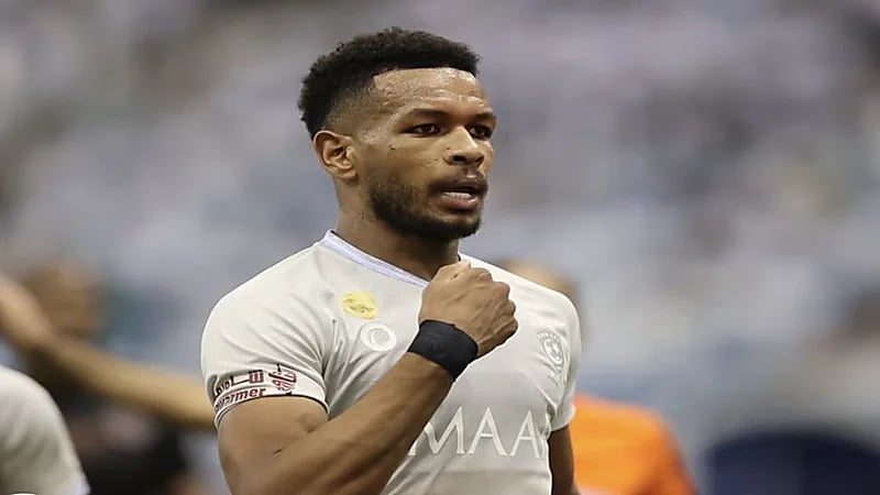 وكيل "البليهي" يكشف ملابسات ما حدث بين اللاعب وجماهير أهلي دبي