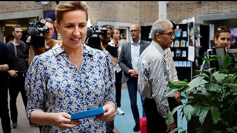 ثلاثيني يضرب رئيسة وزراء الدنمارك