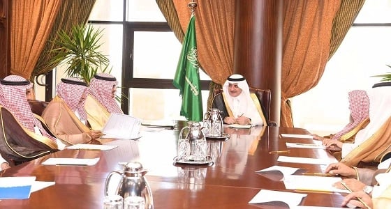 أمير تبوك يترأس اجتماع جمعية الملك عبدالعزيز الخيرية
