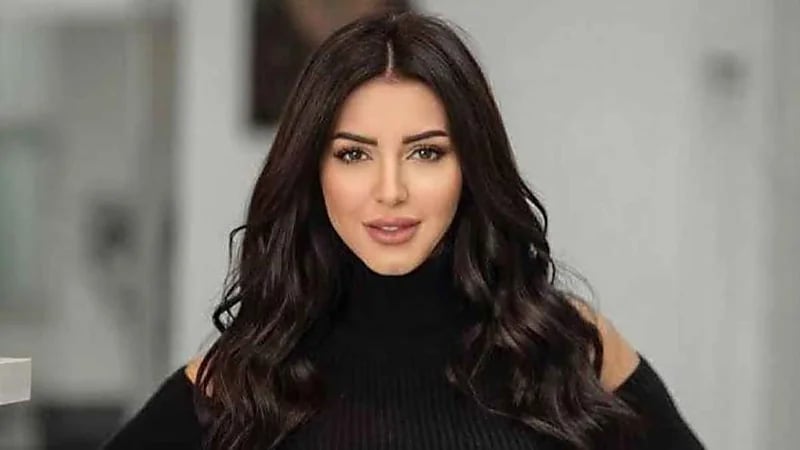 إعلامية مصرية: خطيب إيناس النجار أراد كتب الكتاب وهي في غيبوبة