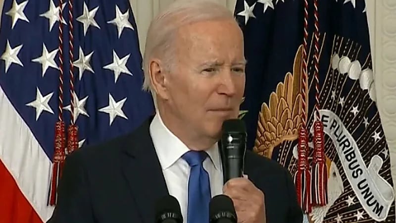 بايدن يشعل مواقع التواصل: نصف النساء في إدارتي نساء