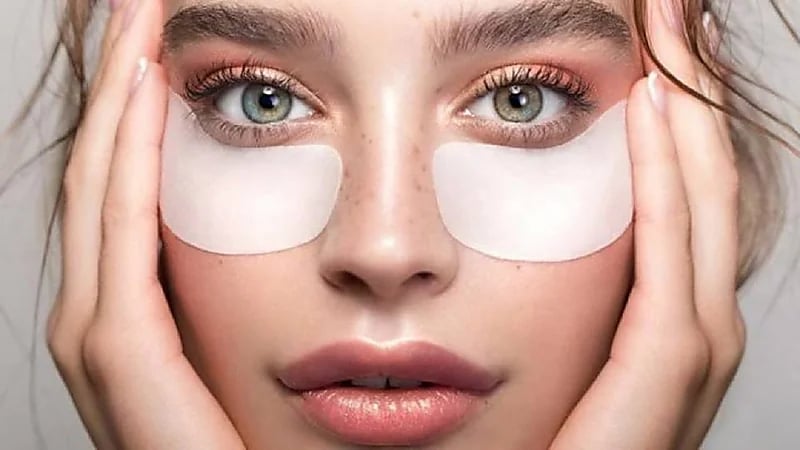 فائدة أقنعة العينين للتخلص من الهالات السوداء