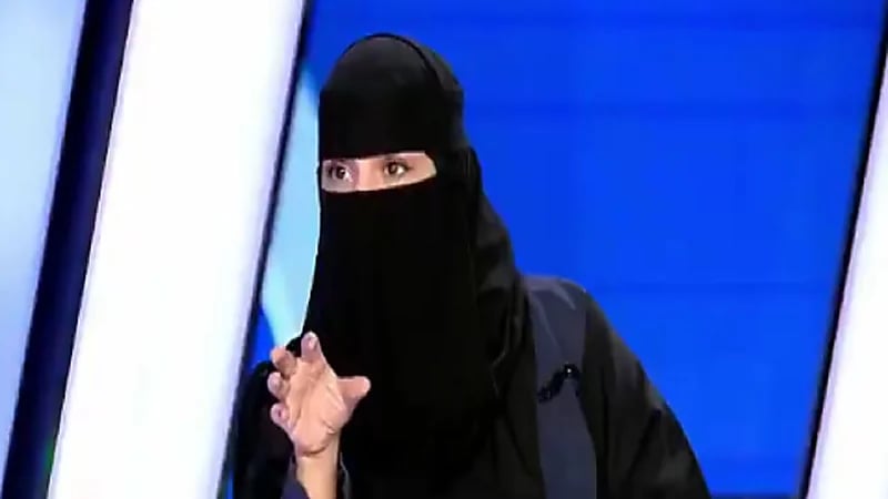 مستشارة أسرية : لابد من إدراج آلية التعامل مع مواقع التواصل بمواد التعليم (فيديو)