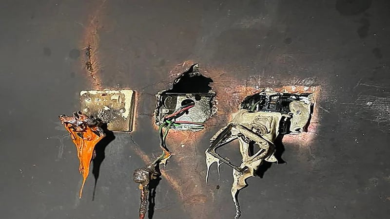 صور..إندلاع حريق جراء تماس كهربائي في جازان