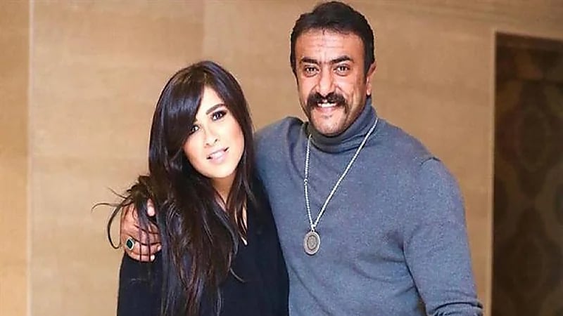 شاهد.. ياسمين عبدالعزيز تمازح زوجها بعد مناداتها بـ "وحش الكون"