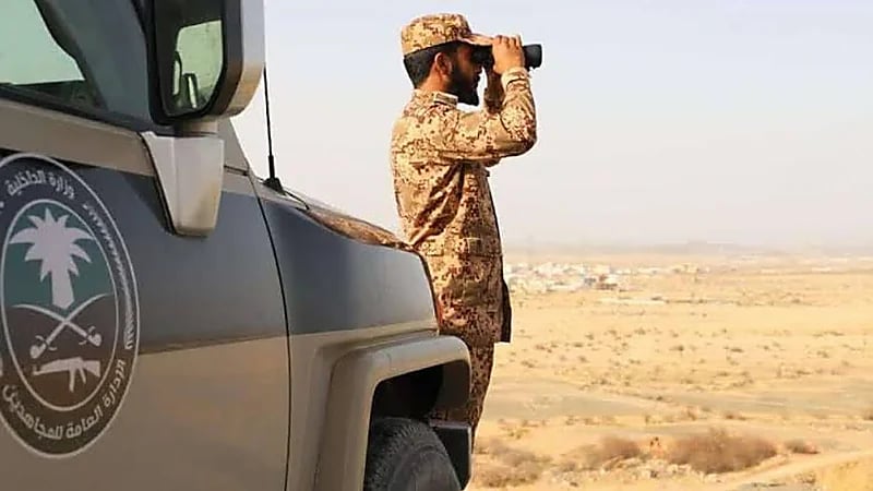 القبض على 5 أشخاص لتهريبهم مواد مخدرة بالشرقية وجازان