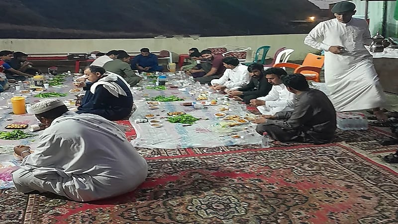 أسرة المالكي تعد سفرة وفاء لشهداء الوطن.. صور