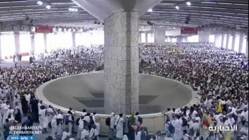 بالفيديو.. الحجاج يرمون جمرة العقبة الكبرى في أول أيام ‎عيد الأضحى