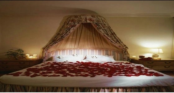 احتفالية فتاة بعودة زوجها من الخارج تنتهي بالطلاق