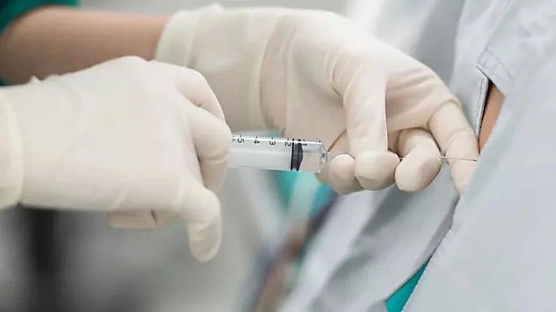 اعتبر حقنة تخفيف الآلام رفاهية.. رجل يرفض دفع تكاليف ولادة زوجته