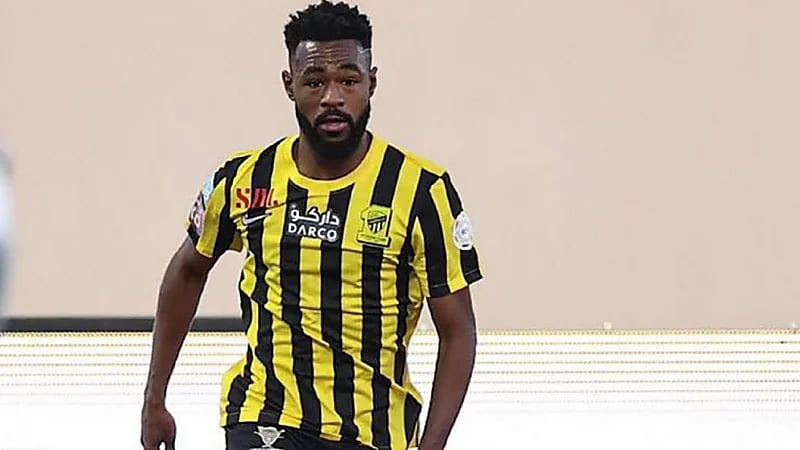 مهند الشنقيطي يغادر إلى فنلندا لإجراء عملية جراحية