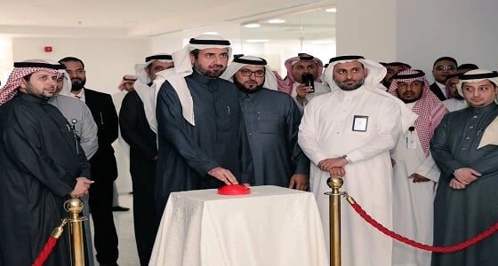 بالصور.. وزير الصحة يفتتح المختبر الآلي المتكامل بالرياض