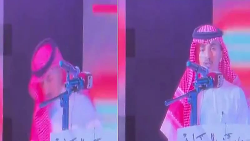 شاب يتعرض للإغماء بشكل مفاجئ أثناء إلقائه كلمة في إحدى المناسبات.. فيديو