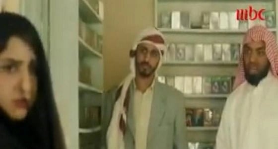 سيدة تطلب شريط أغاني.. والصحوي " سعد " يهاجمها (فيديو)