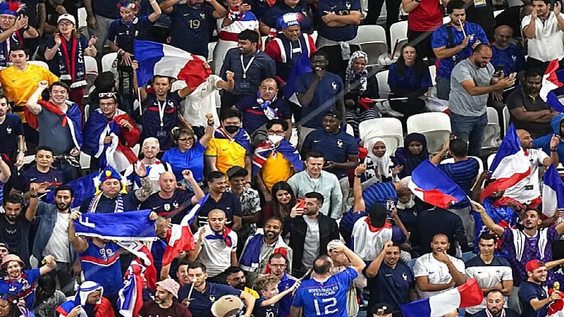 التلفزيون الصيني يحذف لقطات لمشجعين بلا كمامات في كأس العالم