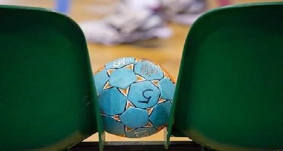 اف اتش الأيسلندي يقطع 2000 كيلو لتسديد 5 ركلات ترجيح