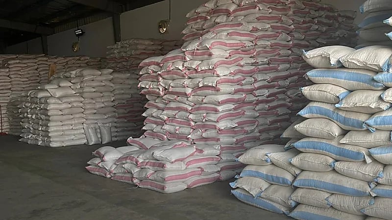 بالصور .. ضبط منتجات غذائية مجهولة المصدر في صبيا