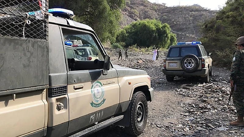 ضبط مخالف لنظام البيئة وإحباط تهريب 94 كيلوجرامًا من القات بالريث