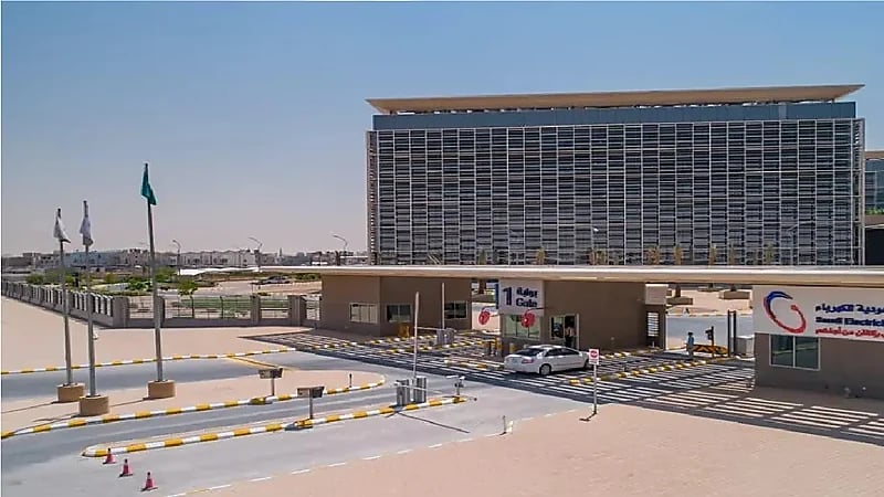 انقطاع الكهرباء لساعات بهجرة المودنية بالأفلاج.. ومواطنون يناشدون بإعادته