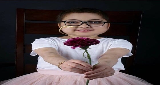 بالصور.. طفلة تتحدى مرض " التهاب الدم " بالفن والرسم
