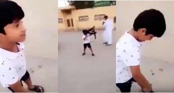 الشرطة تبحث عن أسرة الطفل حامل الرشاش وسط غضب المواطنين