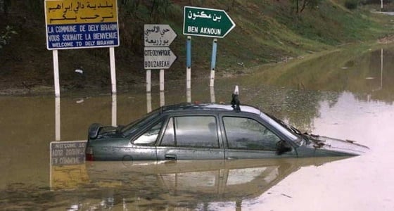 بالفيديو.. سيول مرعبة تضرب الجزائر تودي بحياة 5 أشخاص