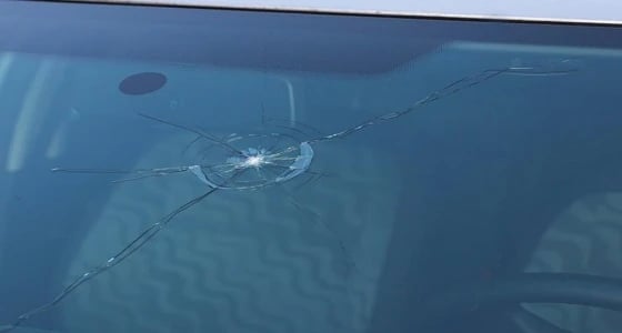 طرق معالجة الشروخ بالزجاج الأمامي للسيارة