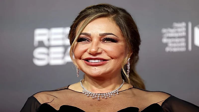 ليلى علوي تشارك صورًا من شبابها: زمن جميل وبسيط