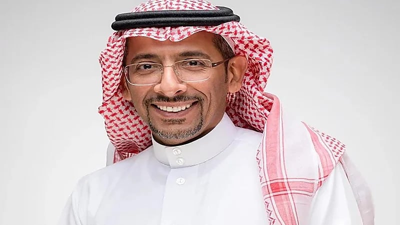 وزير الصناعة يؤكّد أهمية استخدام التقنية لضمان دخل مؤسسي جيد