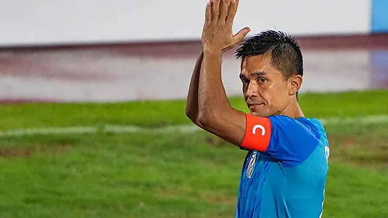 شيتري هداف الهند يعتزل اللعب دوليًا.. فيديو